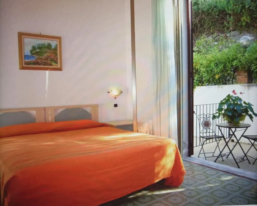 Double or Twin GARDEN VIEW Room, Jonic Hotel Mazzarò, Taormina