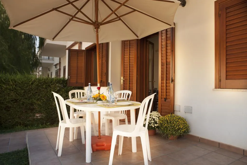 APARTMENT CAPACITY 4 Room, Residence Smeraldo, Palermo