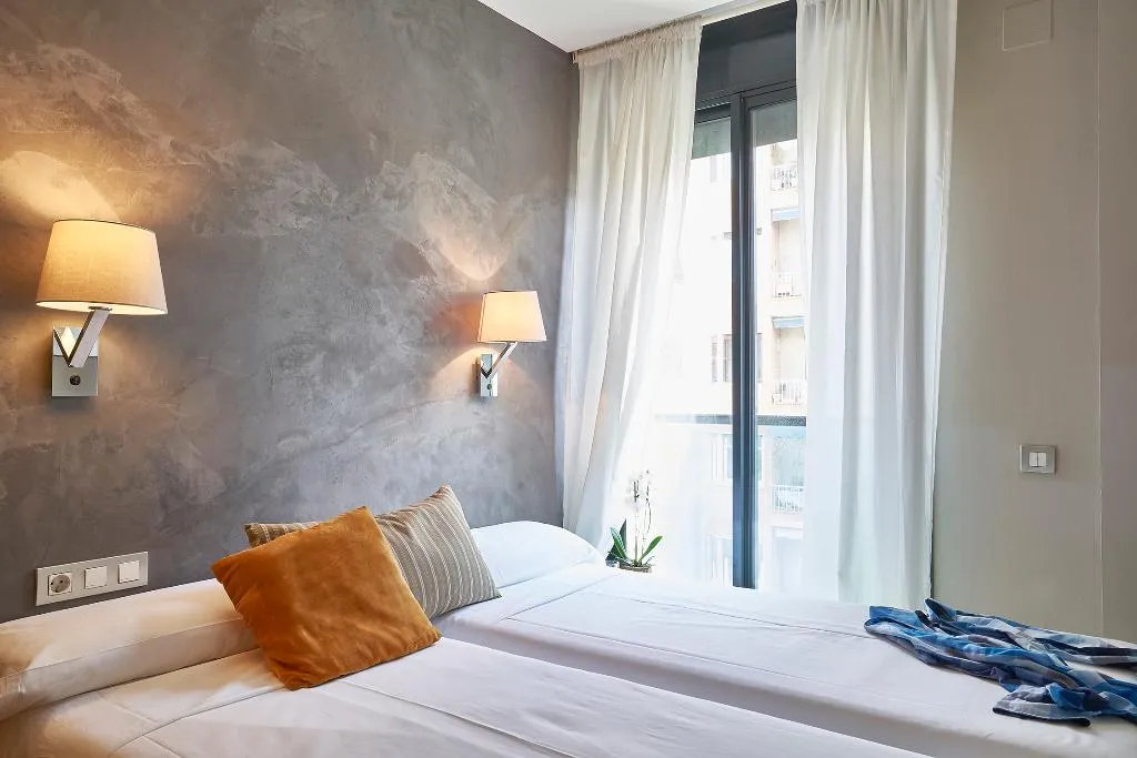 APARTMENT CAPACITY 4 TWO BEDROOMS Room, AinB Sagrada Familia Apartments, Barcelona