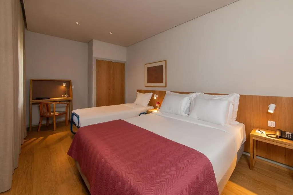 TRIPLE STANDARD Room, Montebelo Principe Perfeito Viseu Garden Hotel, Porto