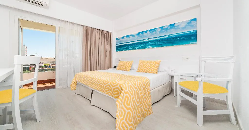 Room, Globales Samoa, Majorca
