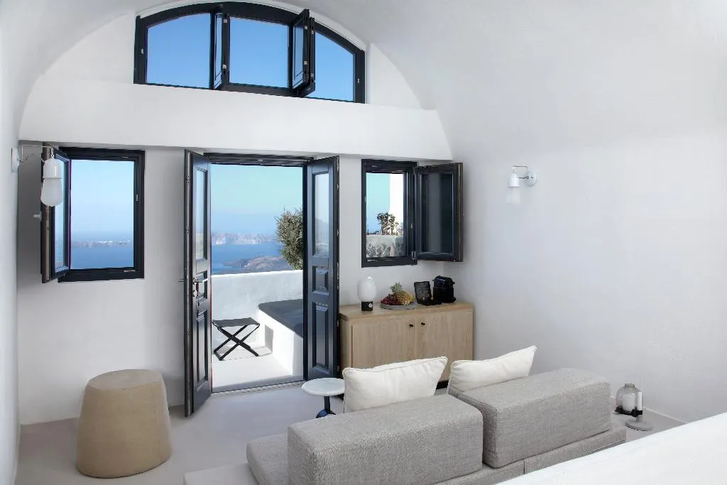 STUDIO CAPACITY 2 Room, Honeymoon Petra Villas, Santorini