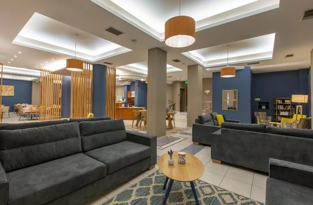 Lobby, Elena, Kalamata