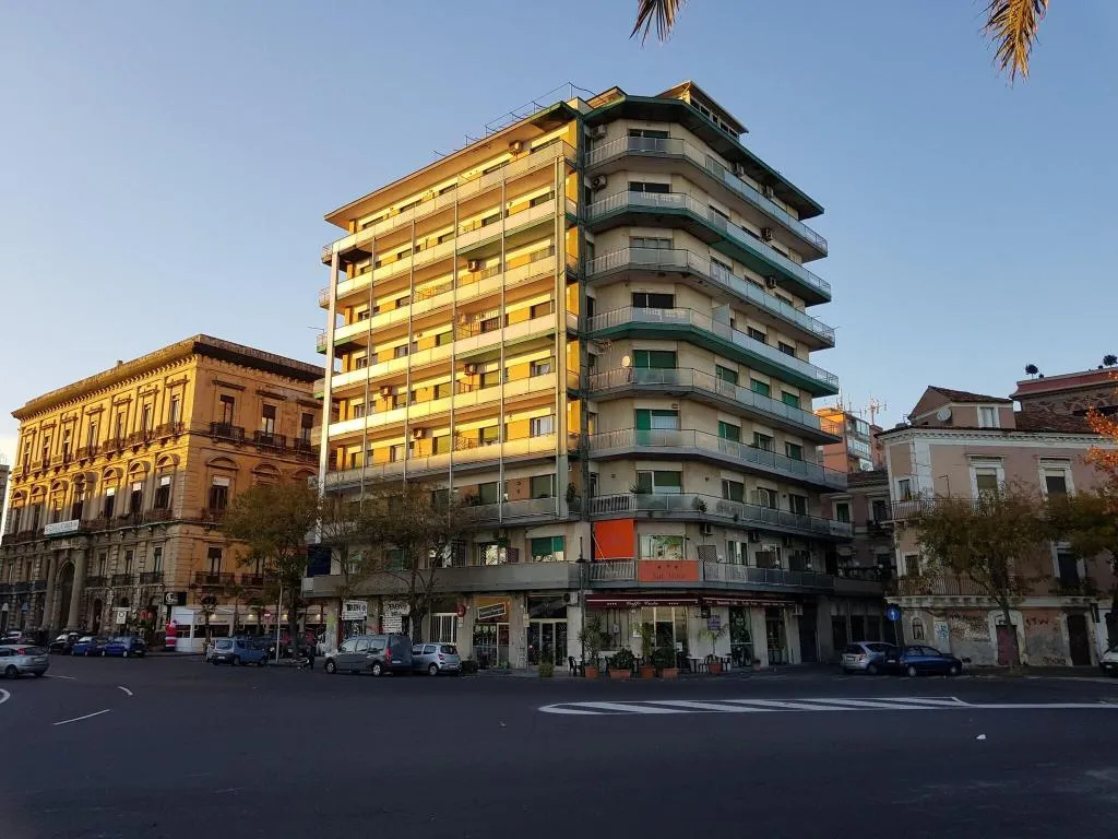 General view, Sul Molo, Catania