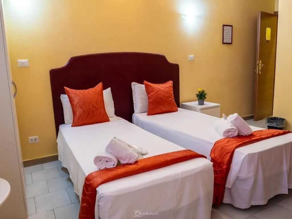 Room, Miss Suite, Naples