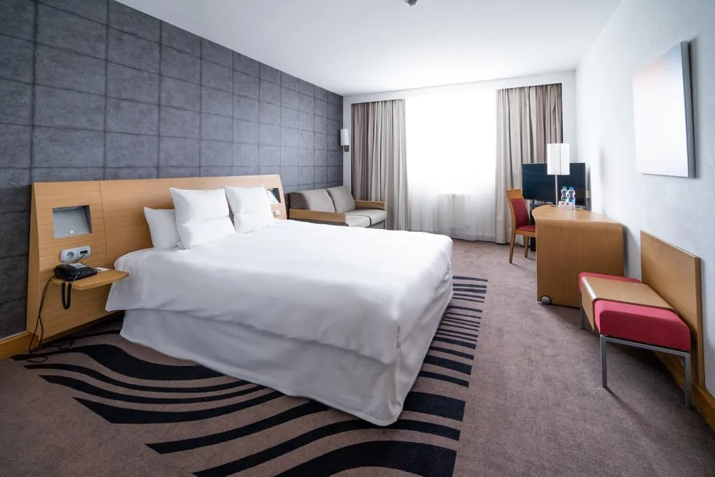 DOUBLE SUPERIOR Room, Novotel Krakow City West, Krakow