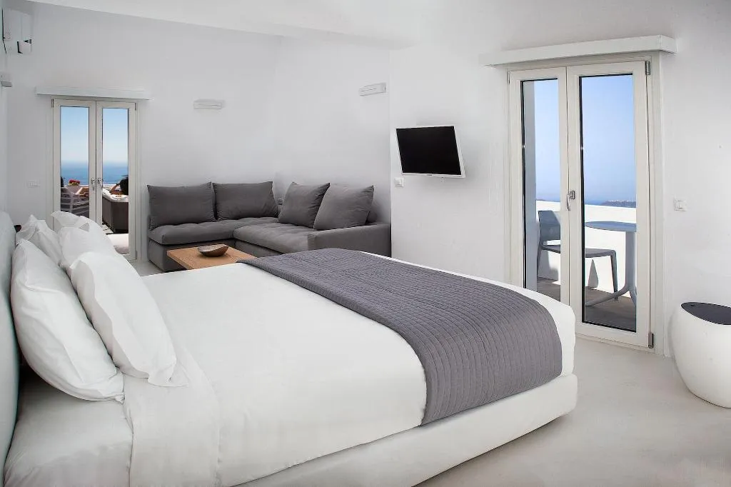 Room, May Seven Suites Hotel, Santorini
