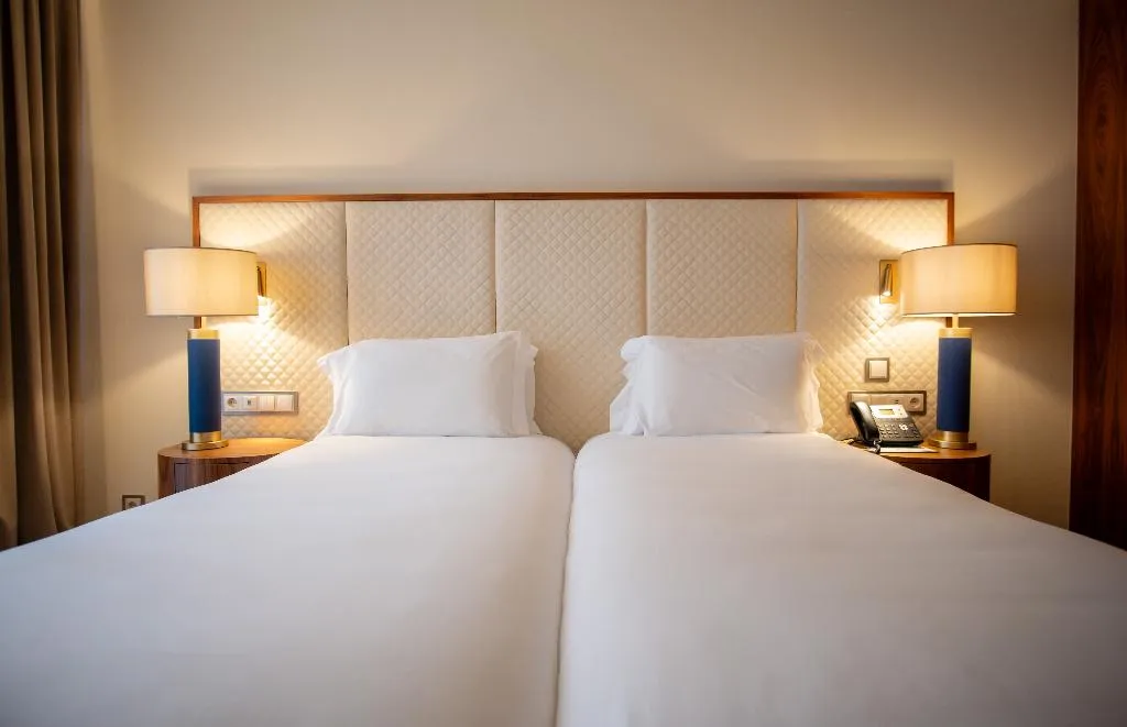 TWIN DELUXE WITH BALCONY Room, Boeira Garden Hotel Porto Gaia, Curio Collection, Porto