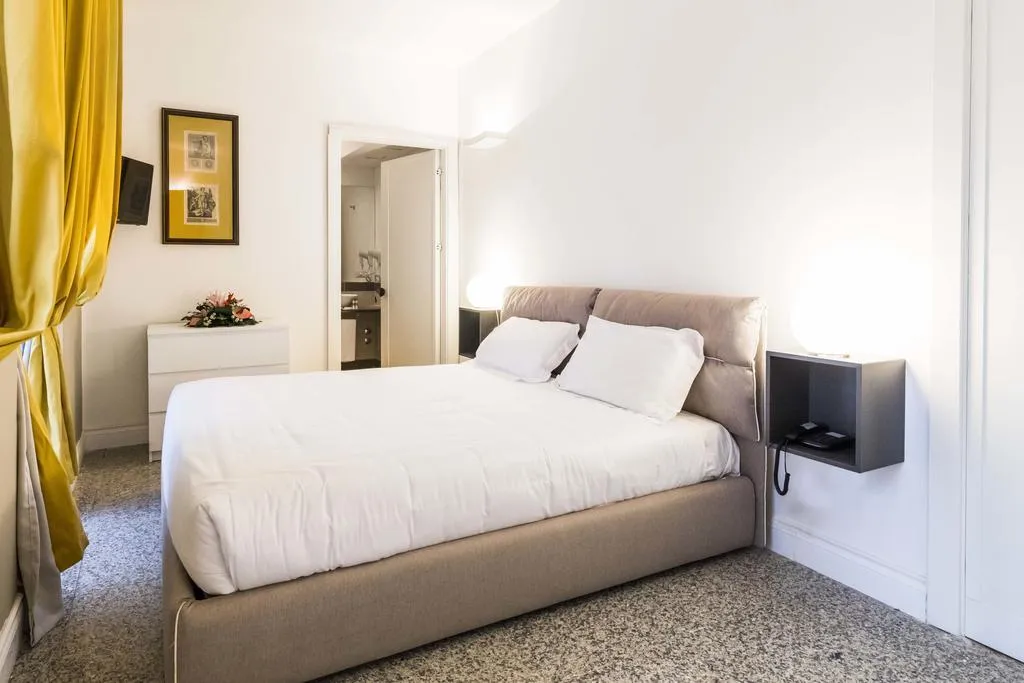 APARTMENT STANDARD Room, Apartamentos Lungomare, Naples