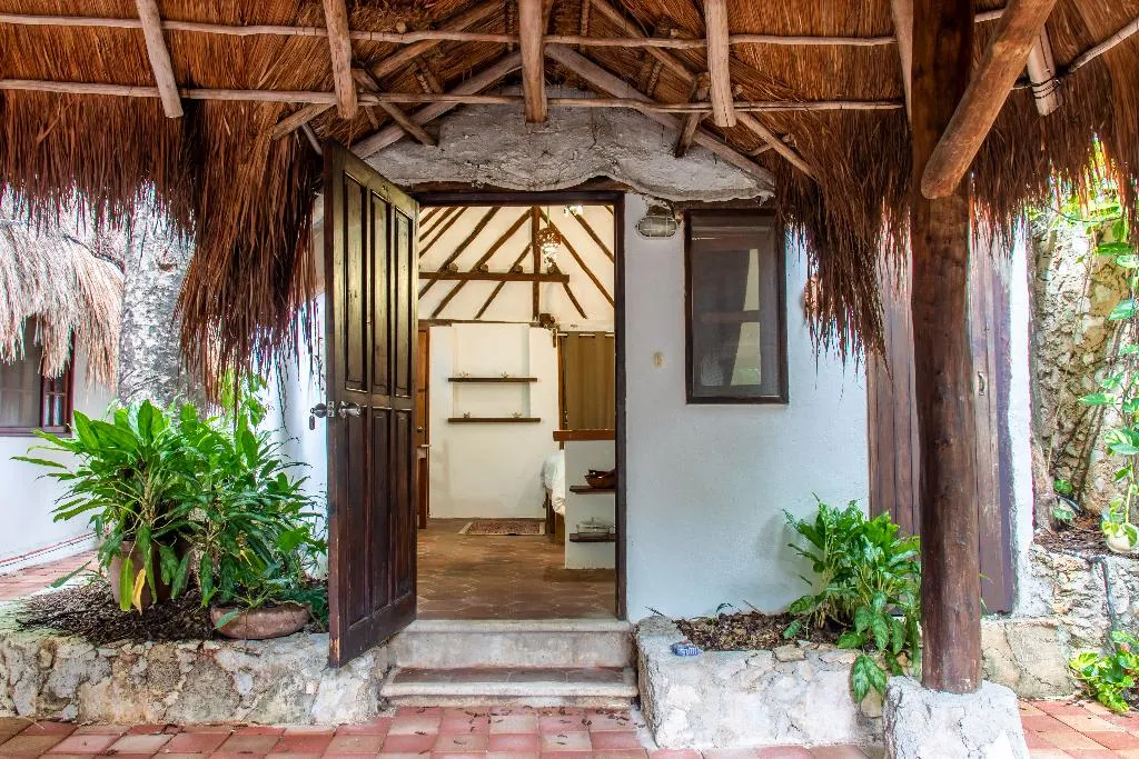 Cabin KING SIZE BED Room, Casaejido, Playa Del Carmen