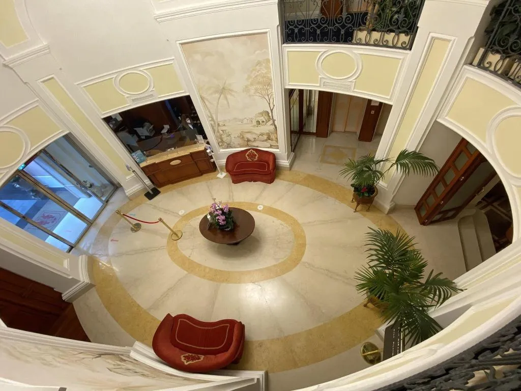 Lobby, Palazzo Alabardieri, Naples
