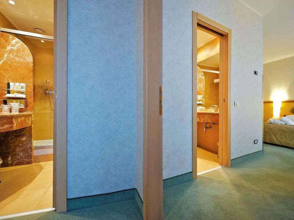 JUNIOR SUITE STANDARD Room, Mercure Roma West, Rome