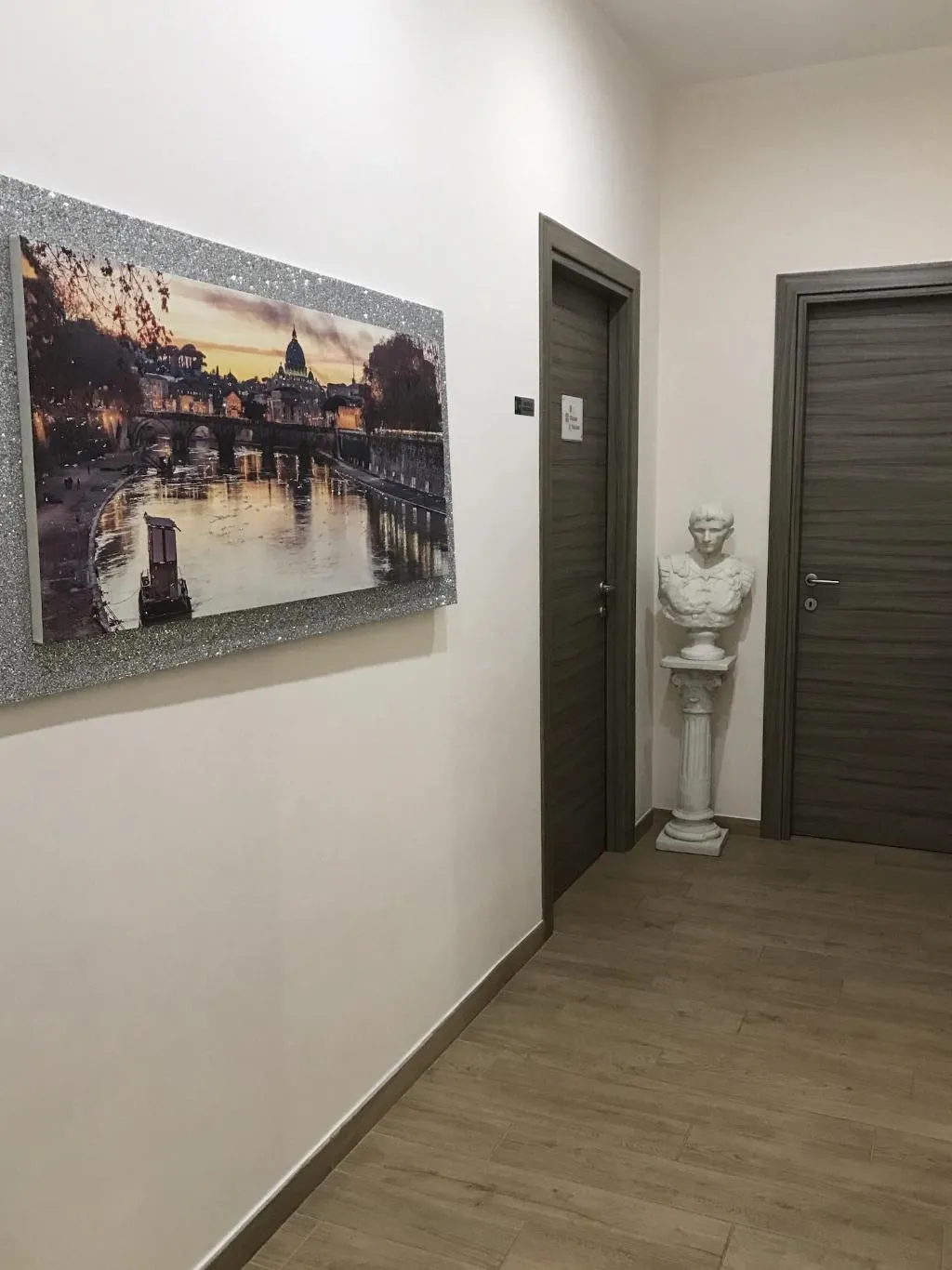 Lobby, Domus Imperiale, Naples