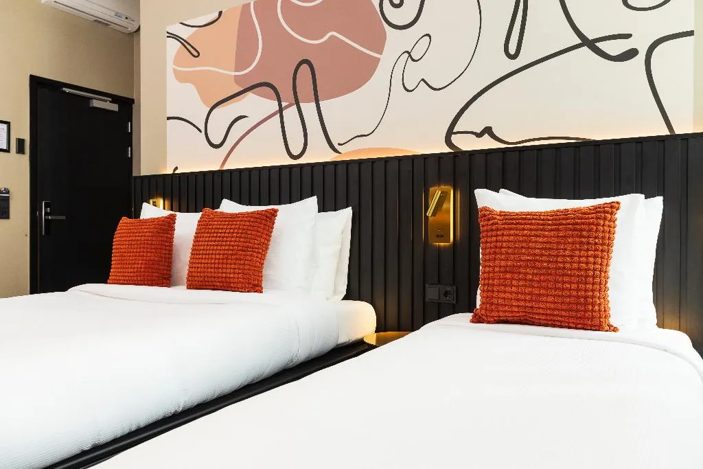 TRIPLE STANDARD Room, Huygens Place, Amsterdam