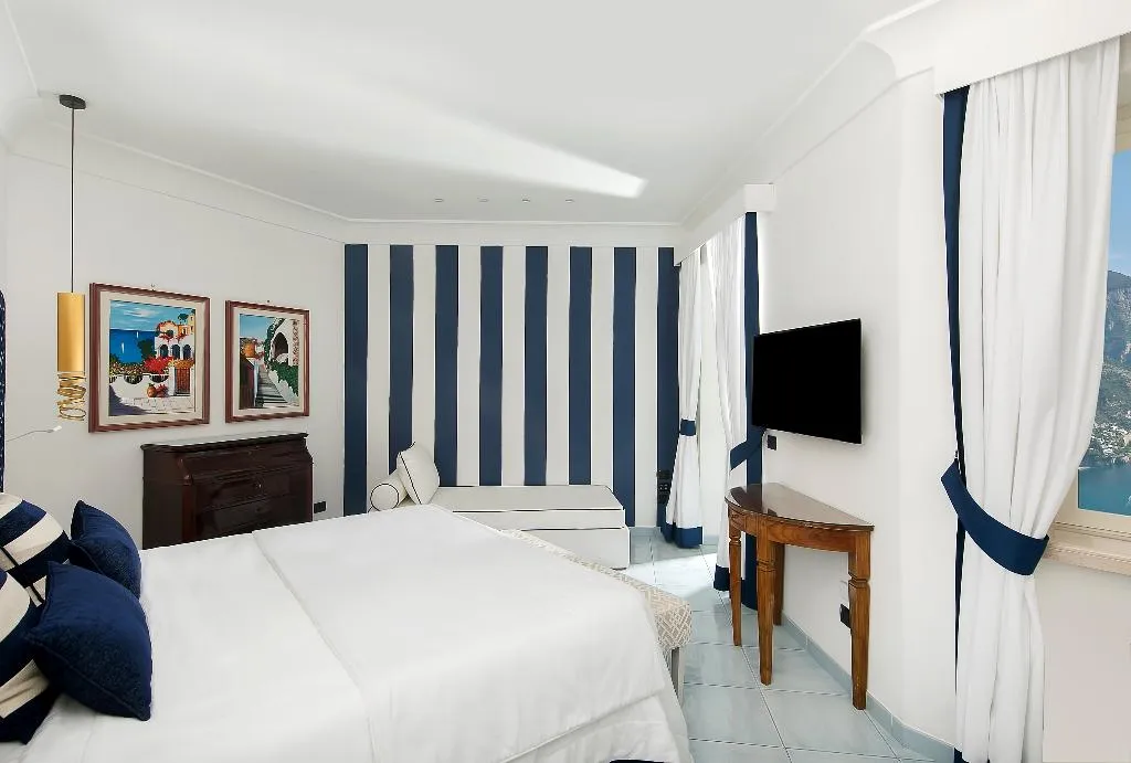 DOUBLE DELUXE SEA VIEW Room, Le Agavi hotel, Naples