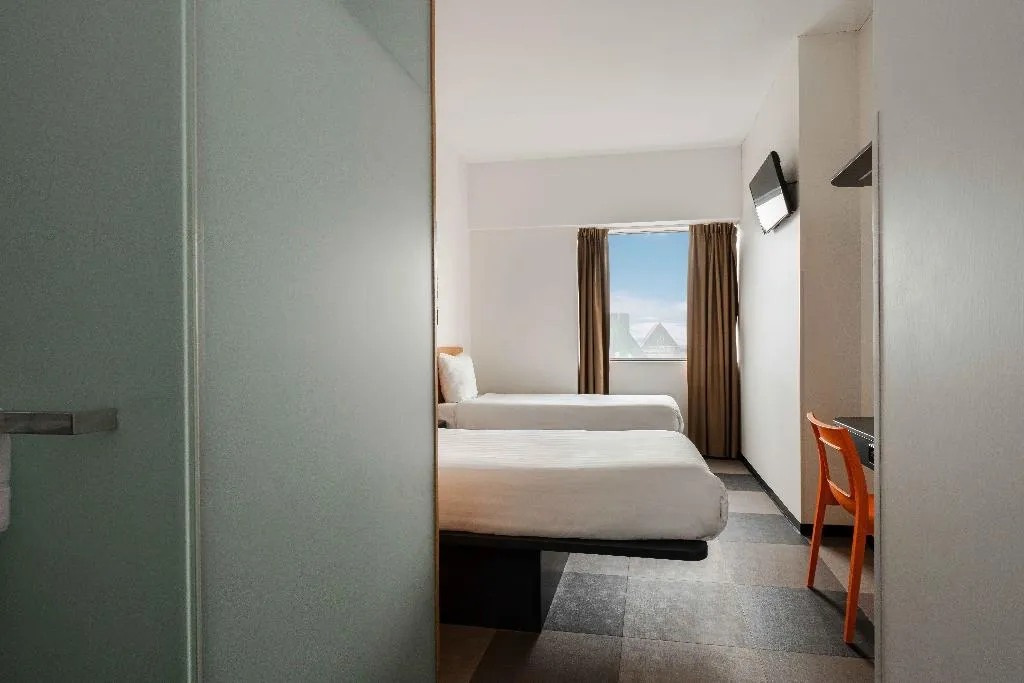 TWIN STANDARD Room, easyHotel Amsterdam Zaandam, Amsterdam