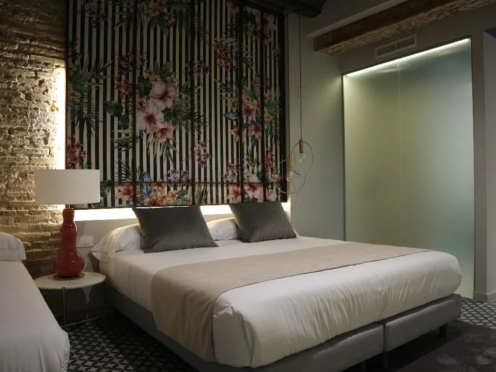 TRIPLE STANDARD Room, You&Co. Quart Boutique, Valencia