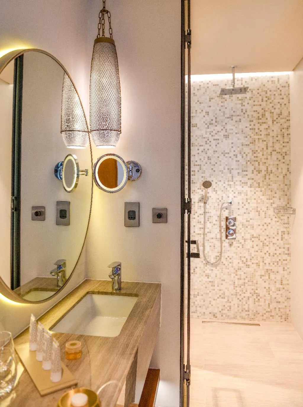 Room SUPERIOR KING BED Room, Grand Mercure Dubai City, Dubai