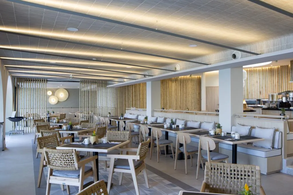 Restaurant, MERAVIA Leonardo Limited Edition, Halkidiki