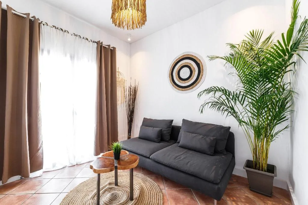 Room, Marabou, Halkidiki