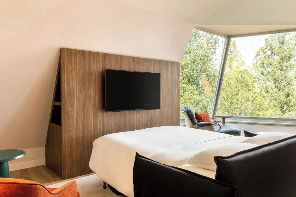 JUNIOR SUITE KING SIZE BED Room, Renaissance Amsterdam Hotel, Amsterdam