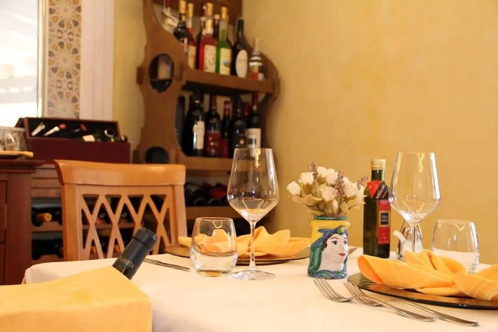 Restaurant, Hotel Mediterraneo Faro, Palermo