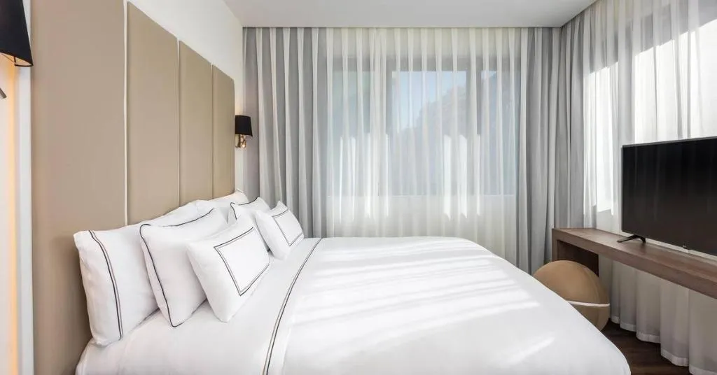 Room, Melia Madrid Serrano, Madrid