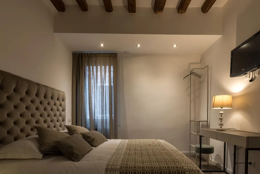 DOUBLE DELUXE Room, La Loggia Della Luna, Venice