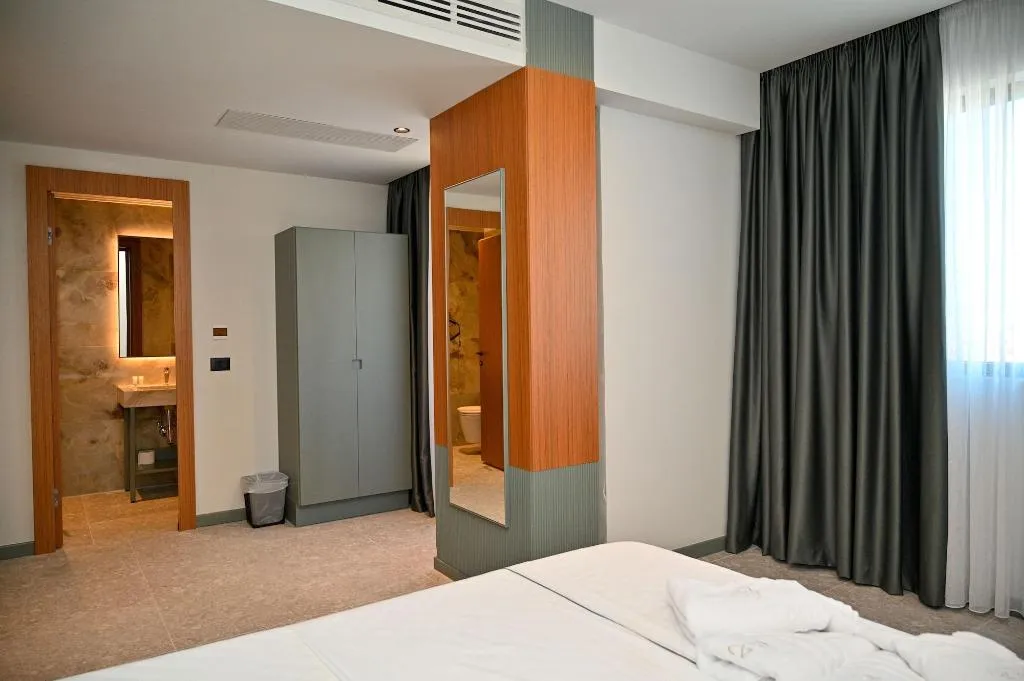 Room, Adria Palace Hotel, Durres