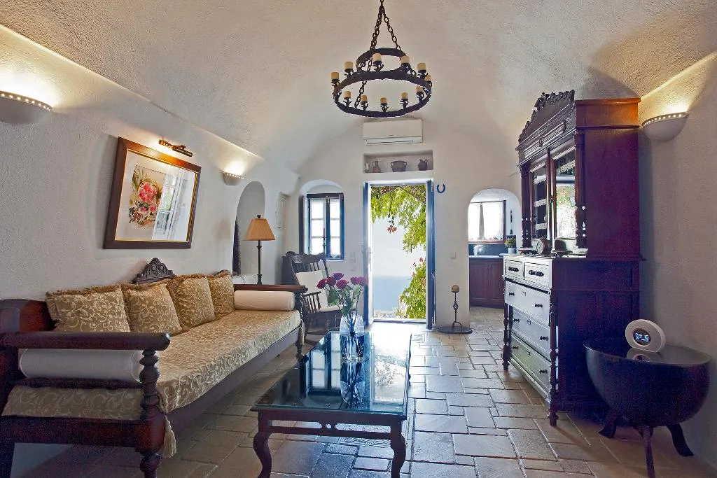 SUITE GRAND Room, Alexander's Suites, Santorini