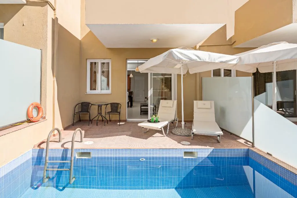 SUITE WITH PRIVATE POOL Room, RG Village Crete, Crete