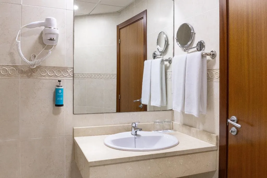 Double or Twin SUPERIOR Room, AluaSun Lago Rojo, Costa Del Sol