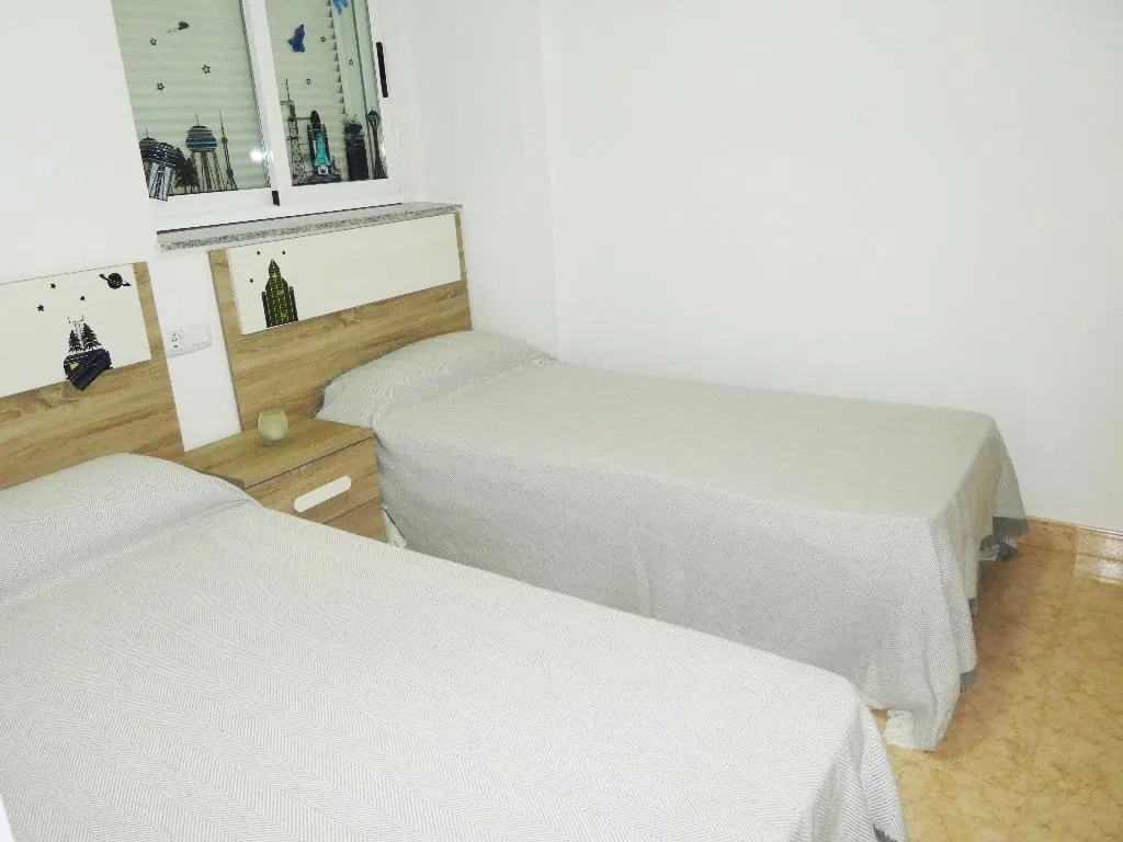APARTMENT CAPACITY 6 TWO BEDROOMS Room, Apartamentos Tavernes Gandia 3000, Valencia