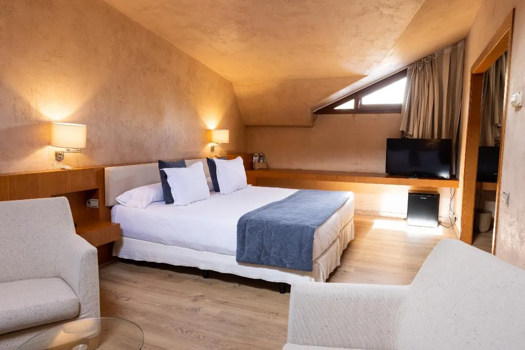FAMILY ROOM STANDARD Room, Xalet del Golf, Barcelona
