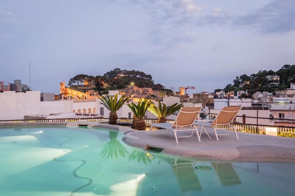 Pool, Delfin, Costa Brava