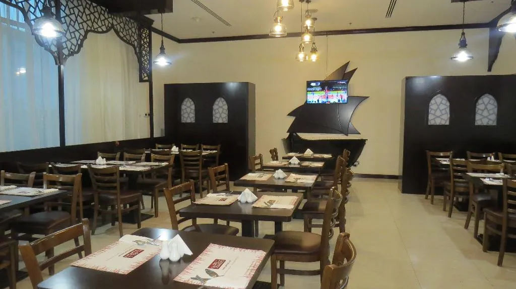 Restaurant, The Park Hotel Ex Al Jawhara Gardens, Dubai