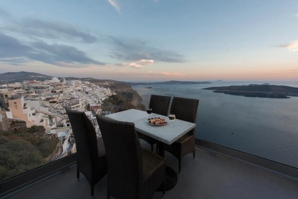 Bar, Kastro Suites, Santorini