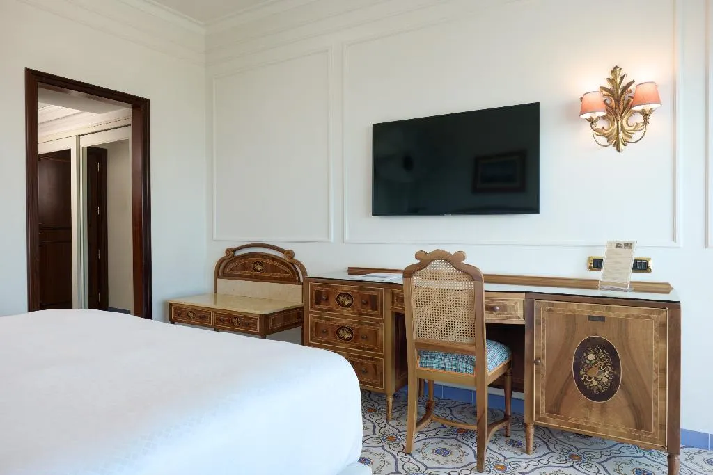 Double or Twin COMFORT SEA VIEW Room, Grand Hotel De La Ville, Naples