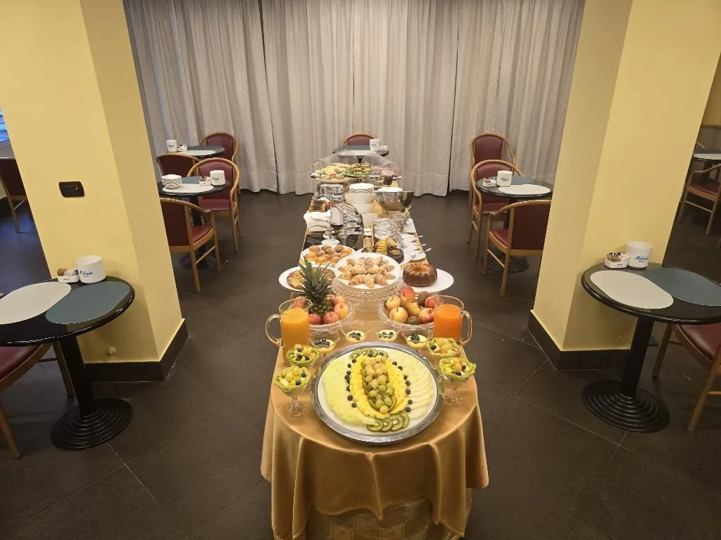 Restaurant, Hotel Sant´Ambroeus, Milan