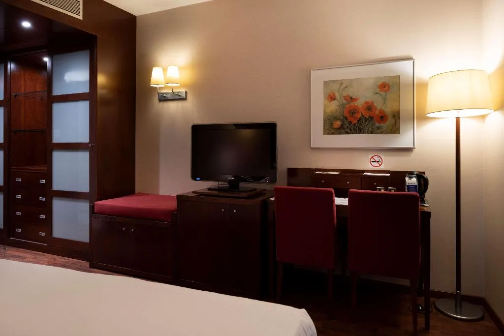 Double or Twin STANDARD Room, Best Western Hotel Mediterraneo, Barcelona