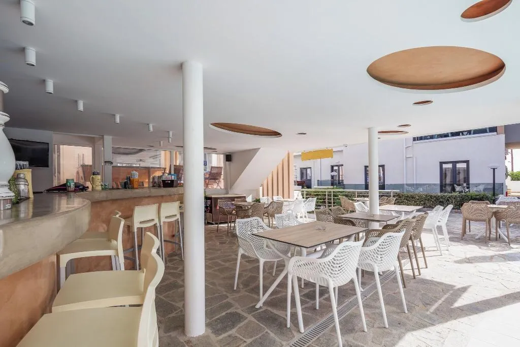 Bar, Golden Bay Boutique Hotel & Bungalows, Crete