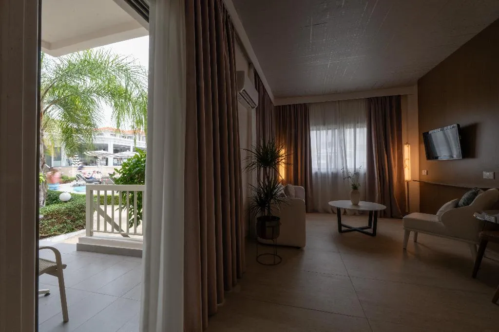 Room, King Jason, Cyprus