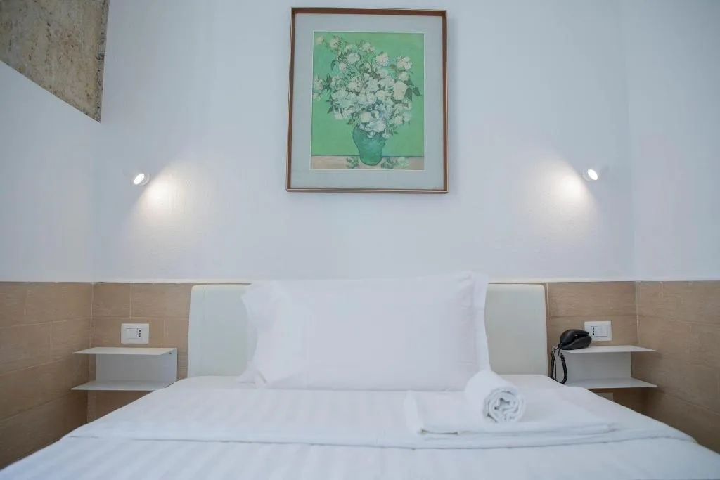 Room, Hotel H22, Naples
