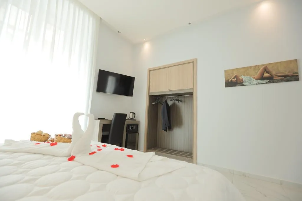 Double or Twin STANDARD Room, Garibaldi Suite, Naples