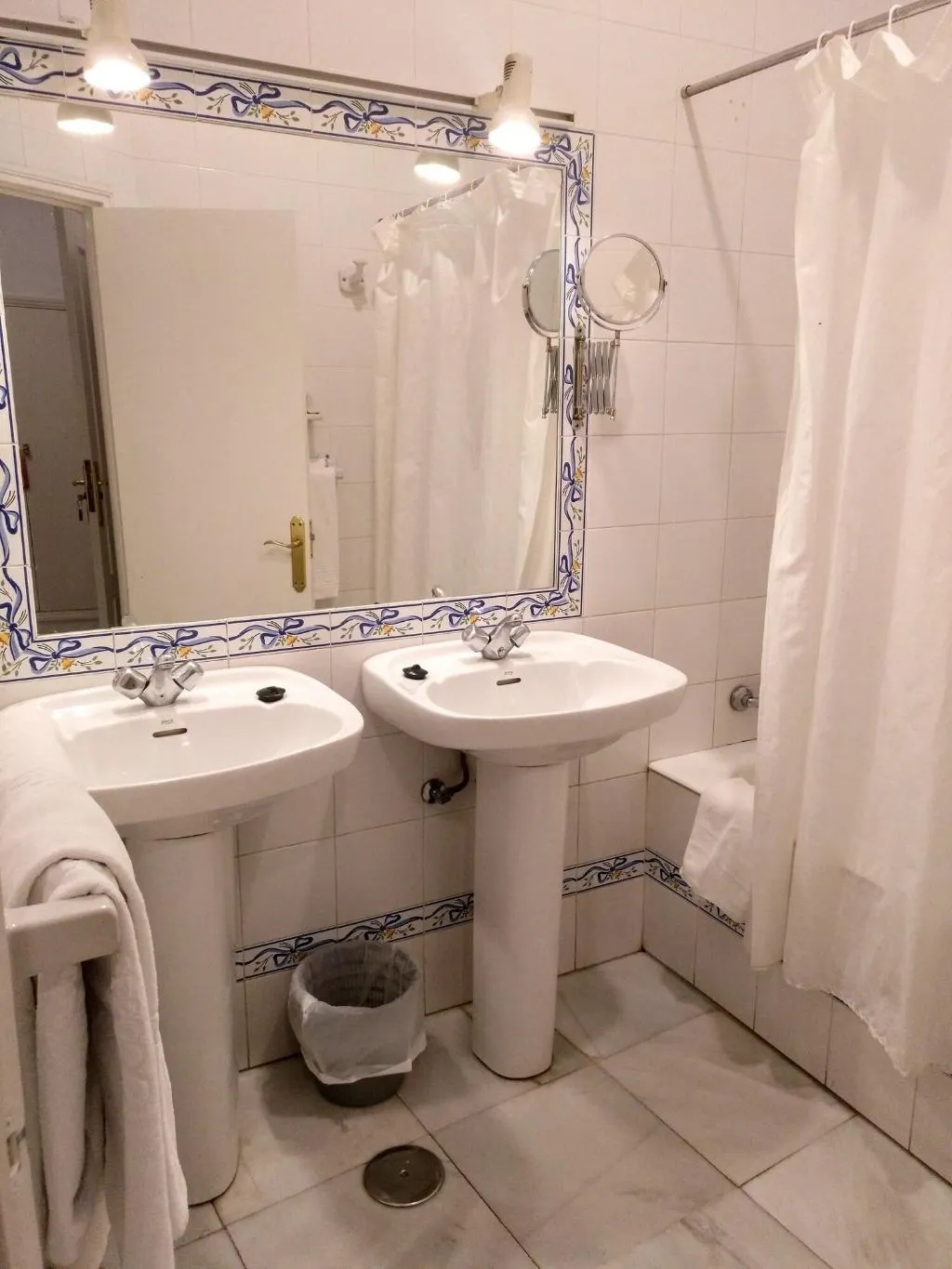 Room, Hotel Simon, Seville