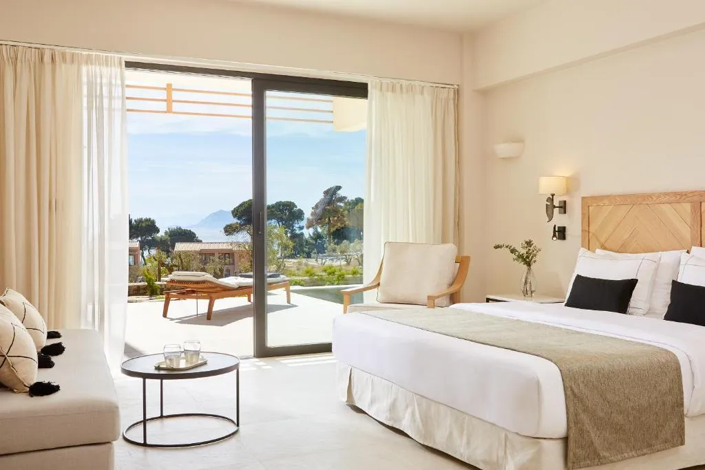 JUNIOR SUITE WITH PRIVATE POOL Room, Elivi Skiathos, Skiathos