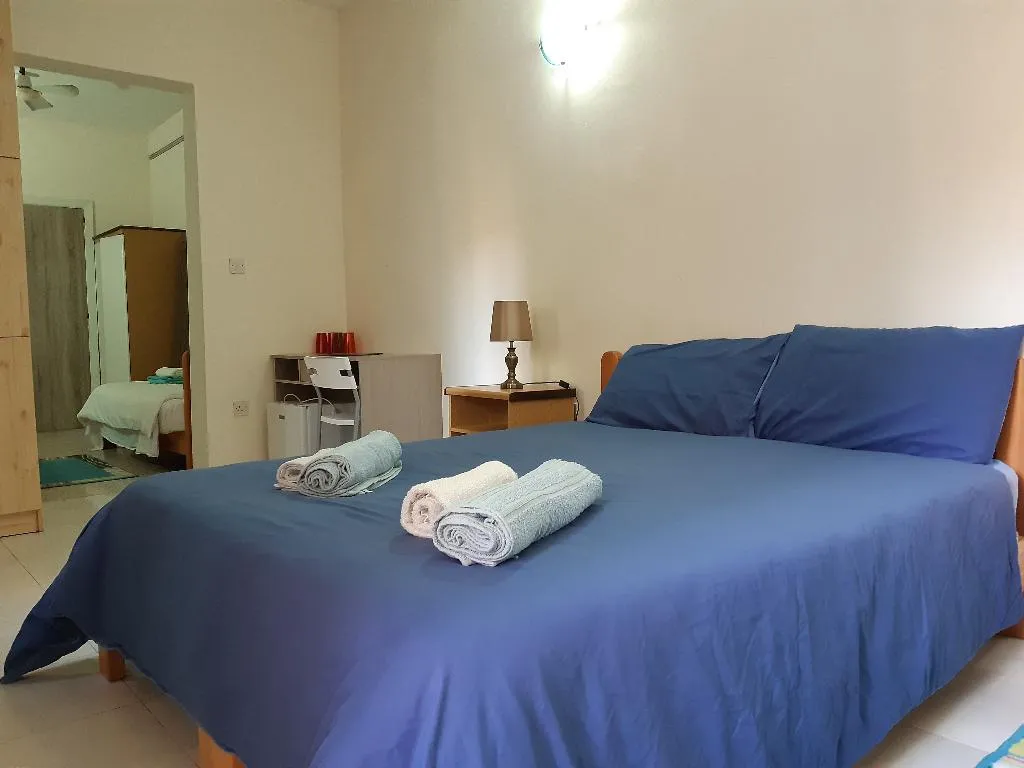 FAMILY ROOM COMFORT Room, Tarona Guesthouse, Malta