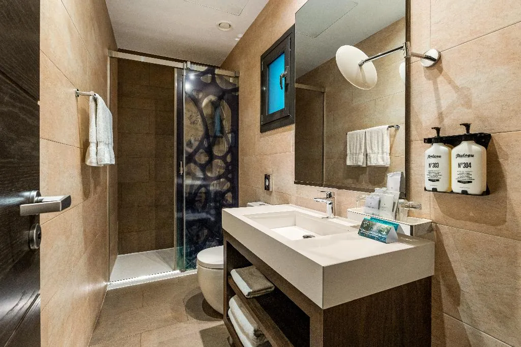 DOUBLE STANDARD Room, Hotel Indigo Barcelona Plaza Catalunya, Barcelona
