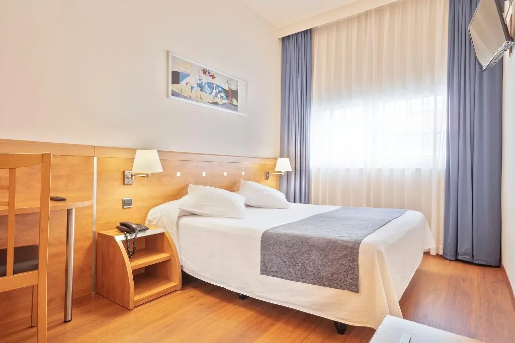 DOUBLE SINGLE USE STANDARD Room, Acta Antibes, Barcelona
