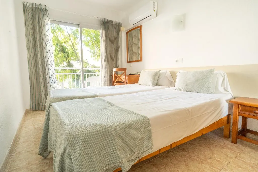 Room, Houm Nets Adults only, Majorca